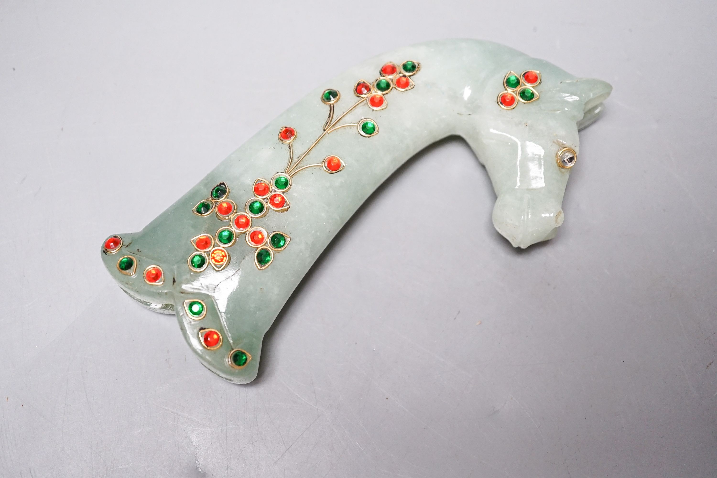 A Mughal style hardstone handle 13.5cm